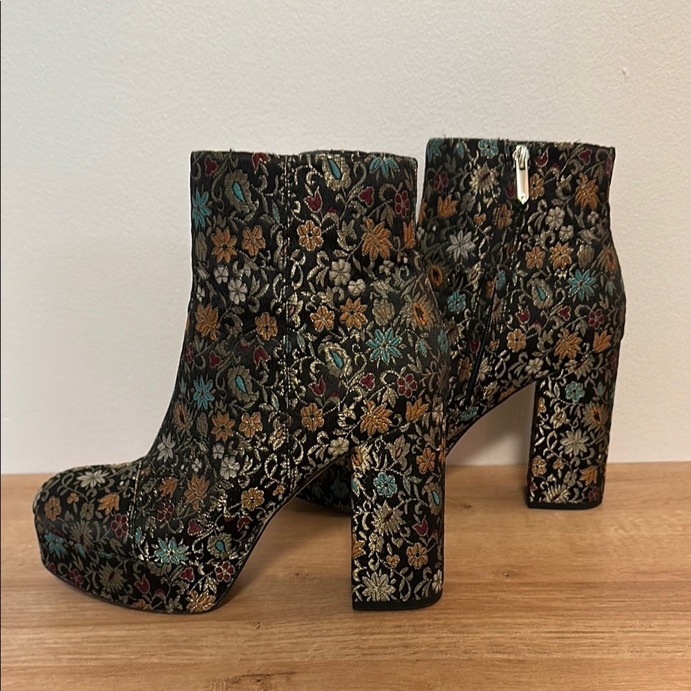 LIKE NEW Sam Edelman Black and Gold Ankle Booties with Floral Brocade Azra